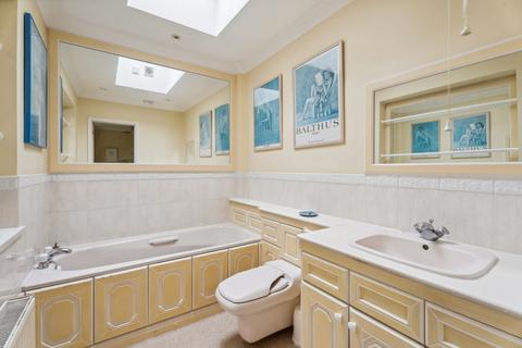 Campbell House Brook End, Weston Turville, Aylesbury, HP22 5RQ