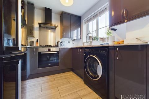 84 Constantine Way, Hatch Warren, Basingstoke, RG22 4UR