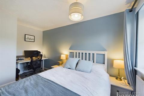 84 Constantine Way, Hatch Warren, Basingstoke, RG22 4UR