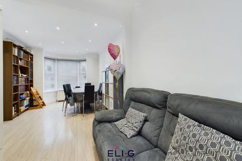 3 bedroom terraced house for sale, Alexandra Road, NW4