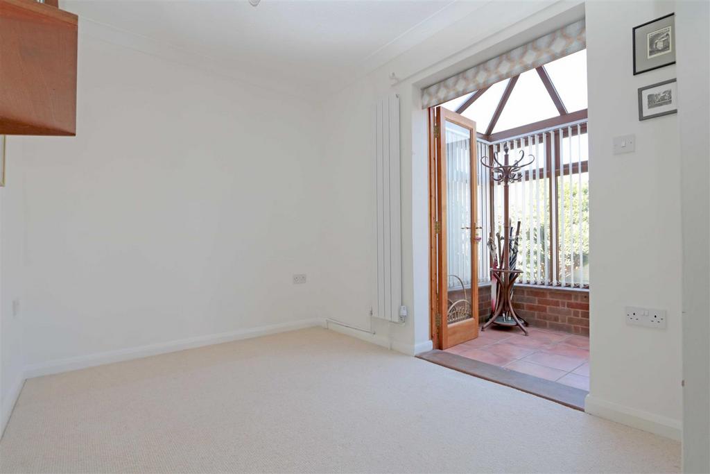 Bedroom 2.jpg