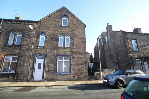 3 bedroom end of terrace house for sale, Knowles Street, Denholme, Bradford, BD13