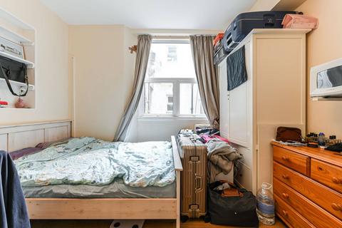 Studio to rent, CHENISTON GARDENS,, Kensington, London, W8