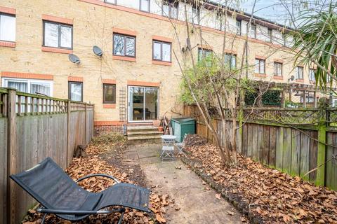 Studio to rent, Oxley Close, Bermondsey, London, SE1