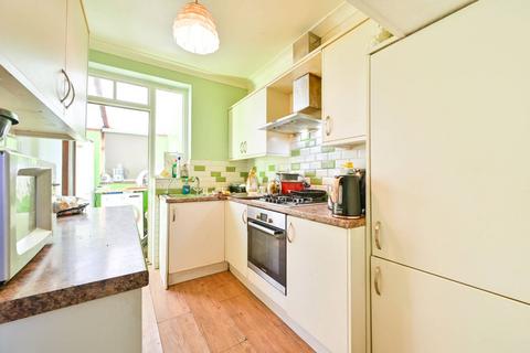 3 bedroom semi-detached house for sale, Birchen Grove, Queensbury, London, NW9