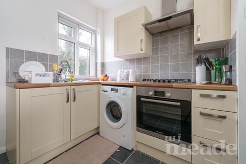 2 bedroom flat for sale, 1 Broadway Parade, Winchester Road, Highams Park, E4