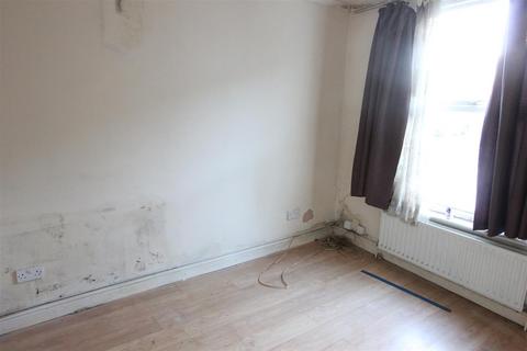 2 bedroom end of terrace house for sale, Percy Road, London