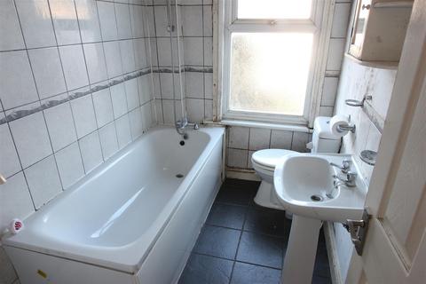 31 Percy Road, London, SE25 5NA