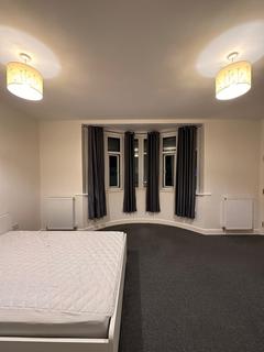 Studio to rent, 502 Green Lane Room 3 Ilford IG3 9LH