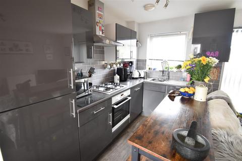 2 bedroom flat for sale, Mizzen Court, Portishead