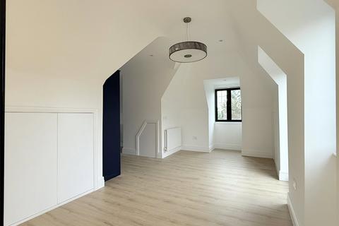 2 bedroom penthouse to rent, The Ridgeway, Potters Bar, Hertfordshire, EN6