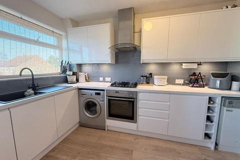 2 bedroom maisonette for sale, Fordbridge Road, Ashford TW15