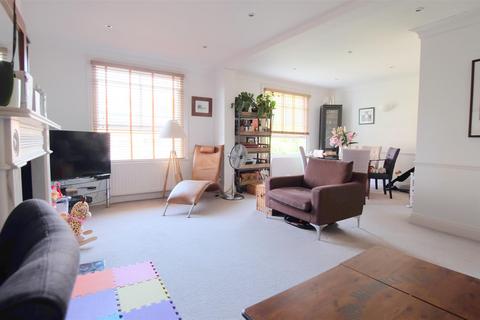 2 bedroom apartment to rent, Carriage House, Randolph Avenue, W9