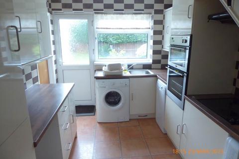 3 bedroom semi-detached house to rent, Ystrad Close, Johnstown, Carmarthen