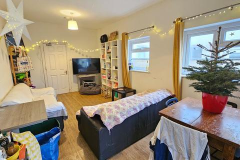 6 bedroom terraced house to rent, Brynland Avenue, Somerset BS7
