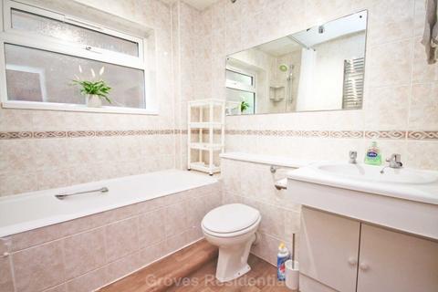 1 bedroom flat for sale, Lime Grove, New Malden