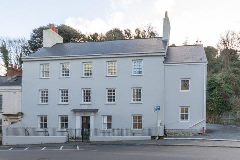 4 bedroom terraced house for sale, La Charroterie, St. Peter Port, Guernsey, Channel Islands