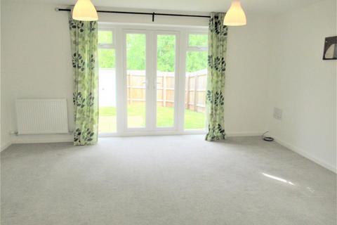 3 bedroom end of terrace house to rent, Heron Close, Higham Ferrers NN10