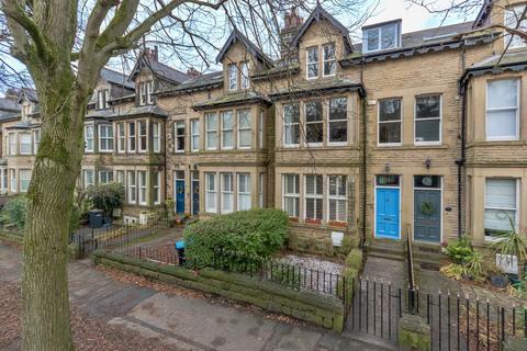 4 bedroom townhouse for sale, West End Avenue, Harrogate