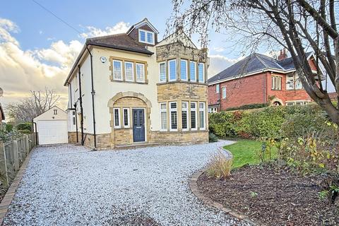 4 bedroom detached house for sale, Almsford Avenue, Harrogate