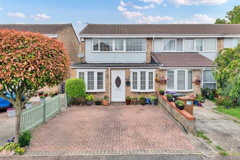 3 bedroom end of terrace house for sale, Eliot Road, Royston SG8