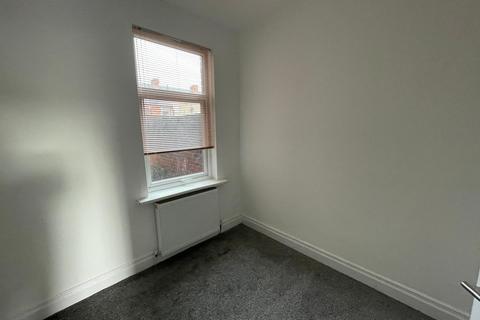 2 bedroom ground floor flat to rent, Beamount Street, Blyth