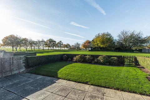 2 bedroom terraced bungalow for sale, Thornham