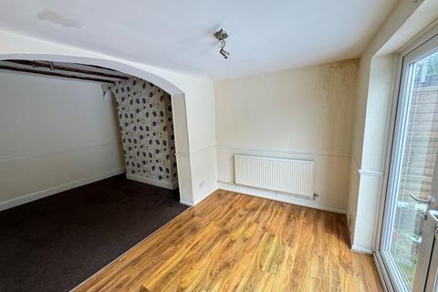 3 bedroom semi-detached house to rent, Fecitt Brow, Blackburn