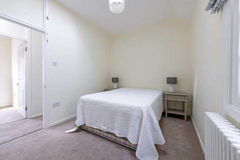 2 bedroom terraced house to rent, Hollywood Mews, South Kensington