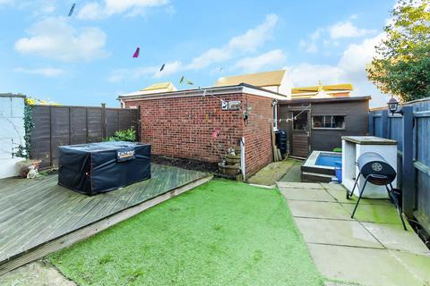 25 Farndish Road, Irchester, Wellingborough, NN29 7BD