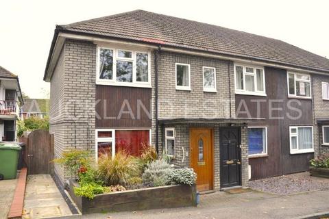 2 bedroom maisonette for sale, Rosary Court, Potters Bar EN6