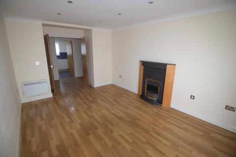 2 bedroom ground floor flat to rent, King Edward Avenue, Lytham St. Annes