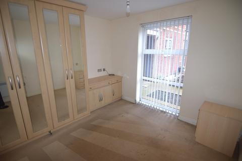 2 bedroom ground floor flat to rent, King Edward Avenue, Lytham St. Annes