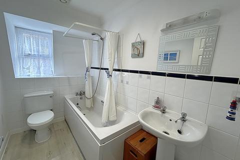 2 bedroom flat for sale, Glouceseter Mews, Weymouth