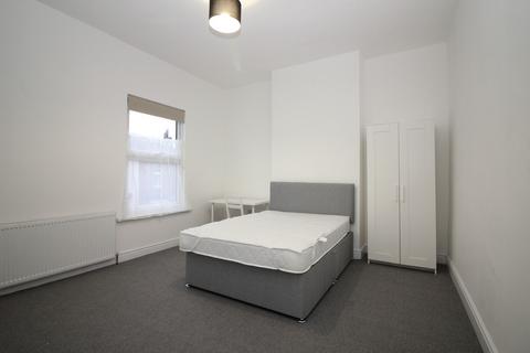 1 bedroom in a house share to rent, Montrose Street, Darlington