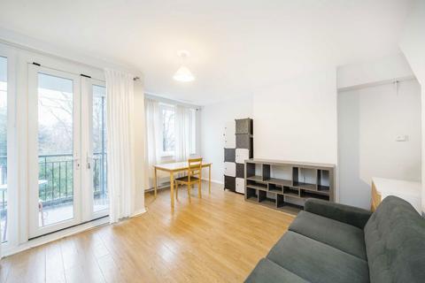 3 bedroom flat to rent, Cortis Road, London SW15