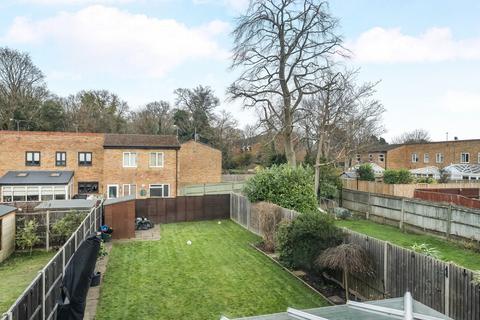 3 bedroom terraced house for sale, Alma Close, Woking GU21