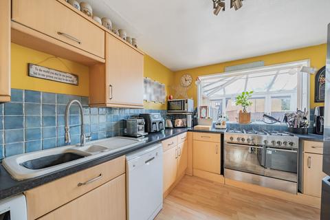 3 bedroom terraced house for sale, Alma Close, Woking GU21