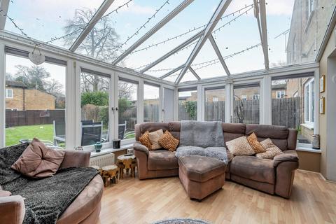 26 Alma Close, Knaphill, Woking, GU21 2BP