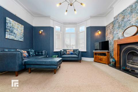 4 bedroom end of terrace house for sale, Cornerswell Road, Penarth CF64