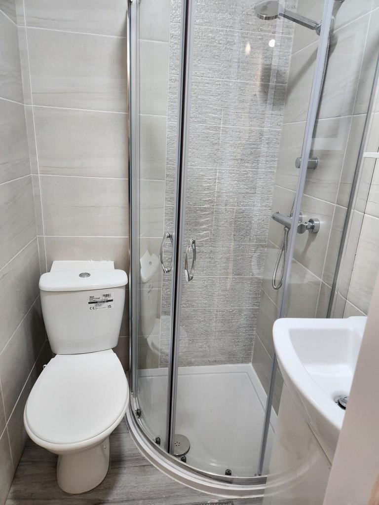 4 Shower Mid