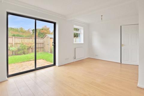 2 bedroom semi-detached house to rent, Melvin Way, Cambridge CB24