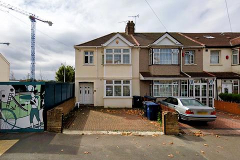 4 bedroom end of terrace house for sale, Beaconsfield Road, Southall