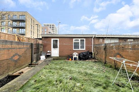 4 bedroom end of terrace house for sale, Beaconsfield Road, Southall