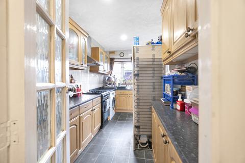 4 bedroom end of terrace house for sale, Beaconsfield Road, Southall