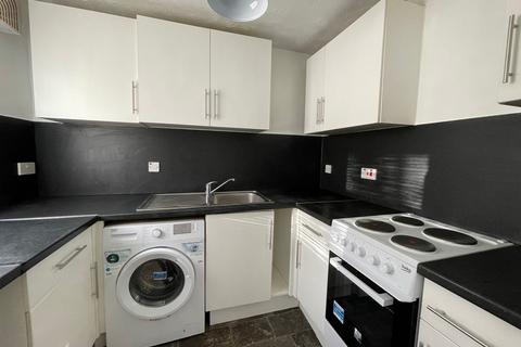 1 bedroom ground floor flat to rent, Burns Avenue, Chadwell Heath