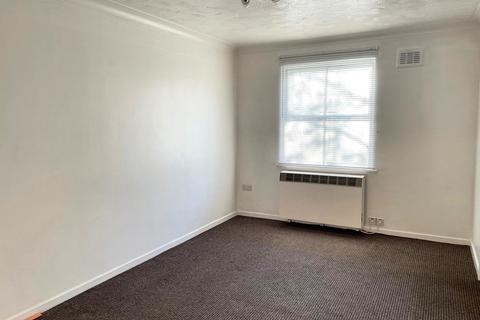 1 bedroom ground floor flat to rent, Burns Avenue, Chadwell Heath