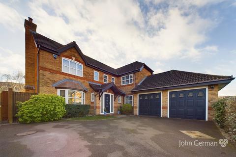 4 bedroom detached house for sale, Laburnum Way, Loughborough