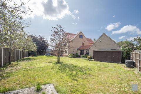 6 bedroom detached house for sale, The Old Orchard, Attleborough