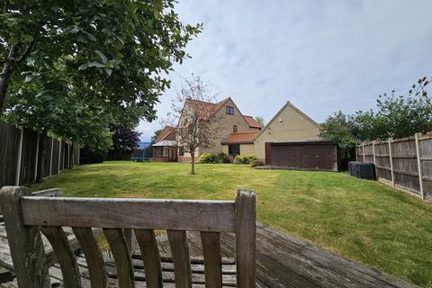 6 bedroom detached house for sale, The Old Orchard, Attleborough